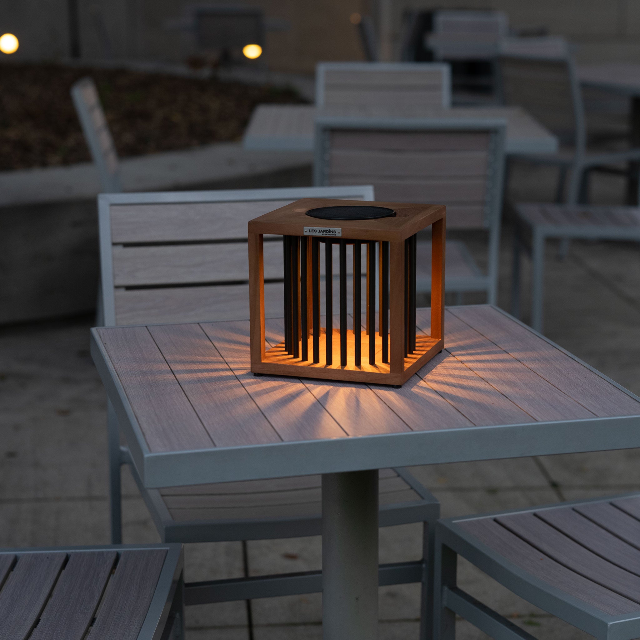 AKIN high efficiency solar table lamp