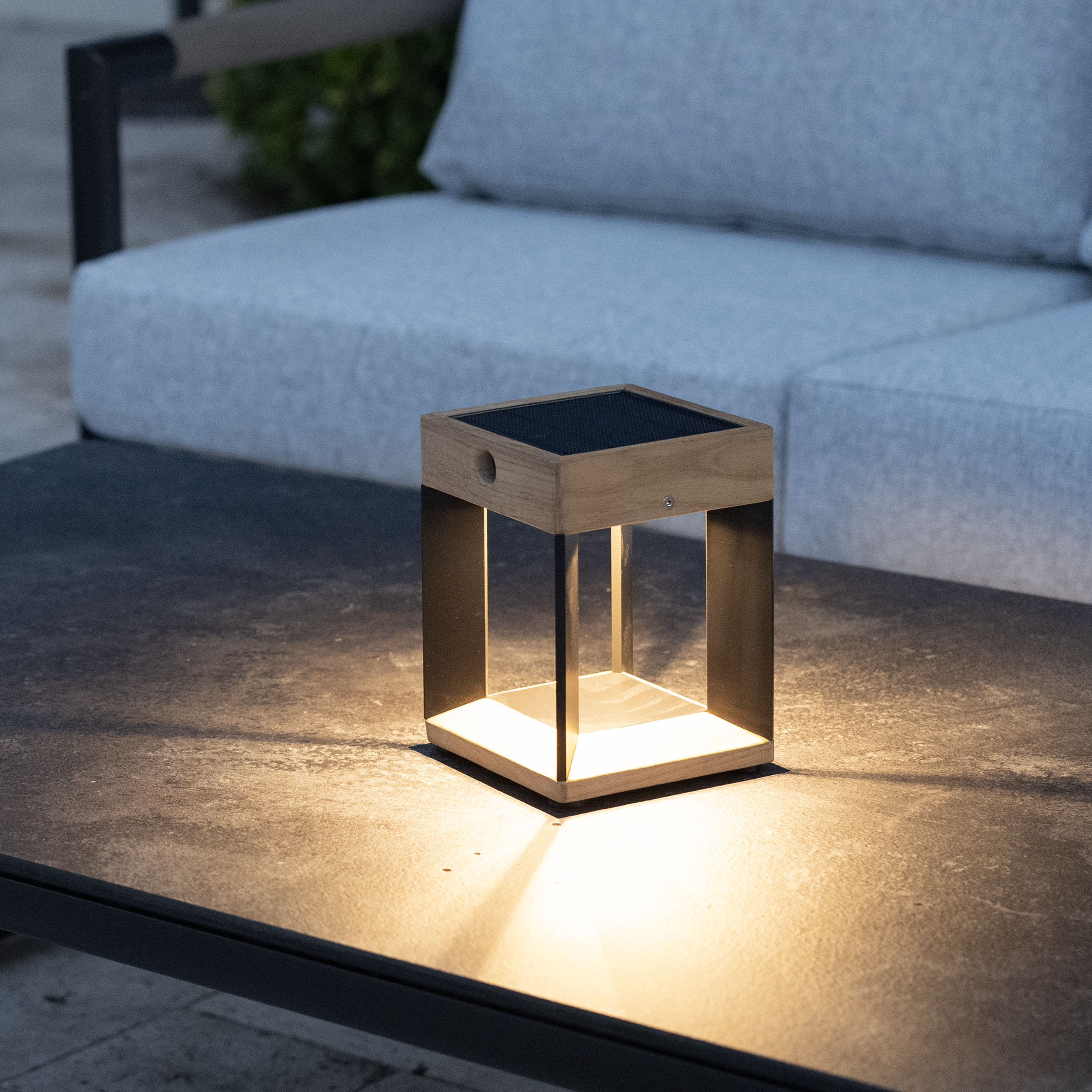 BLADE Table Light