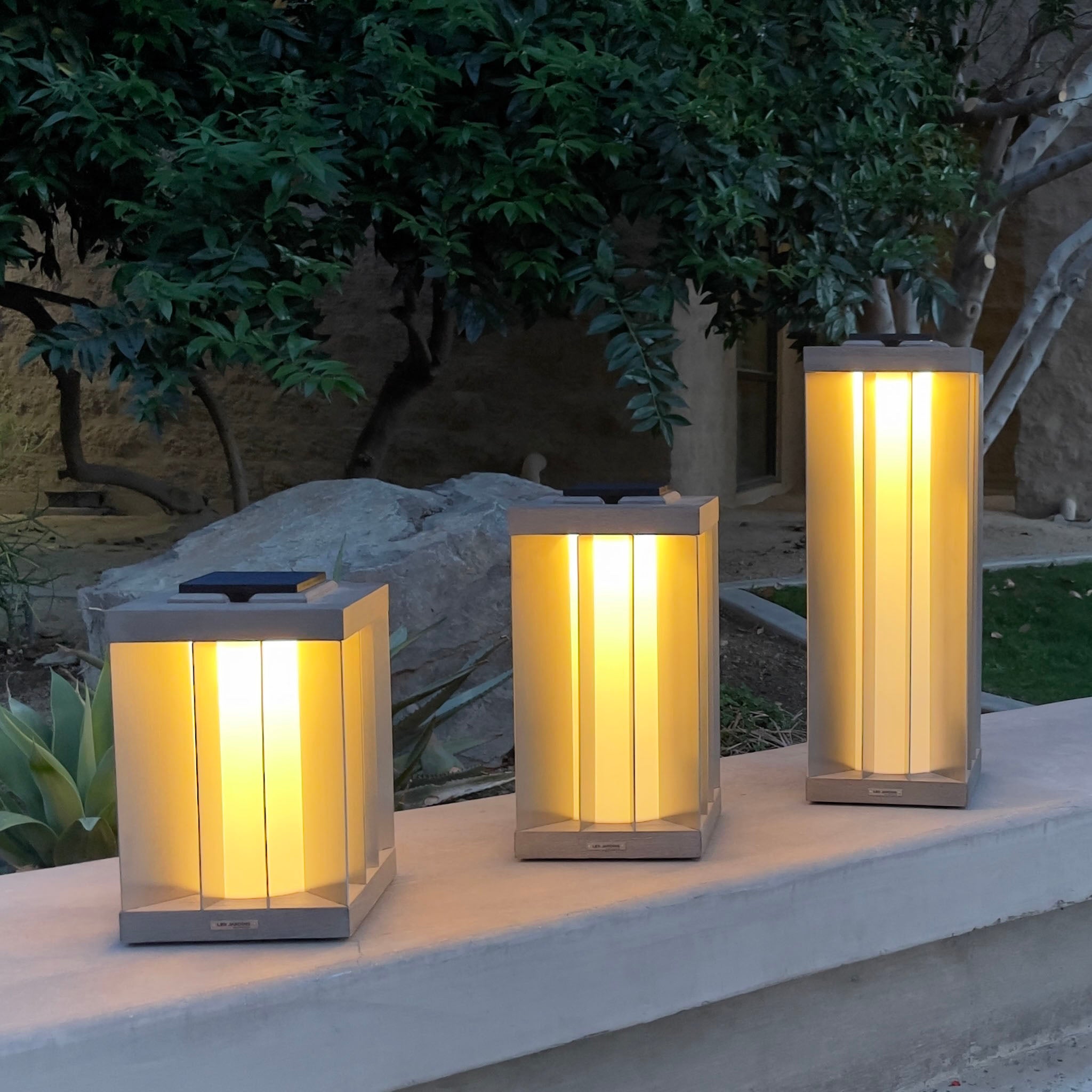 Edge solar lantern in 3 size light up 