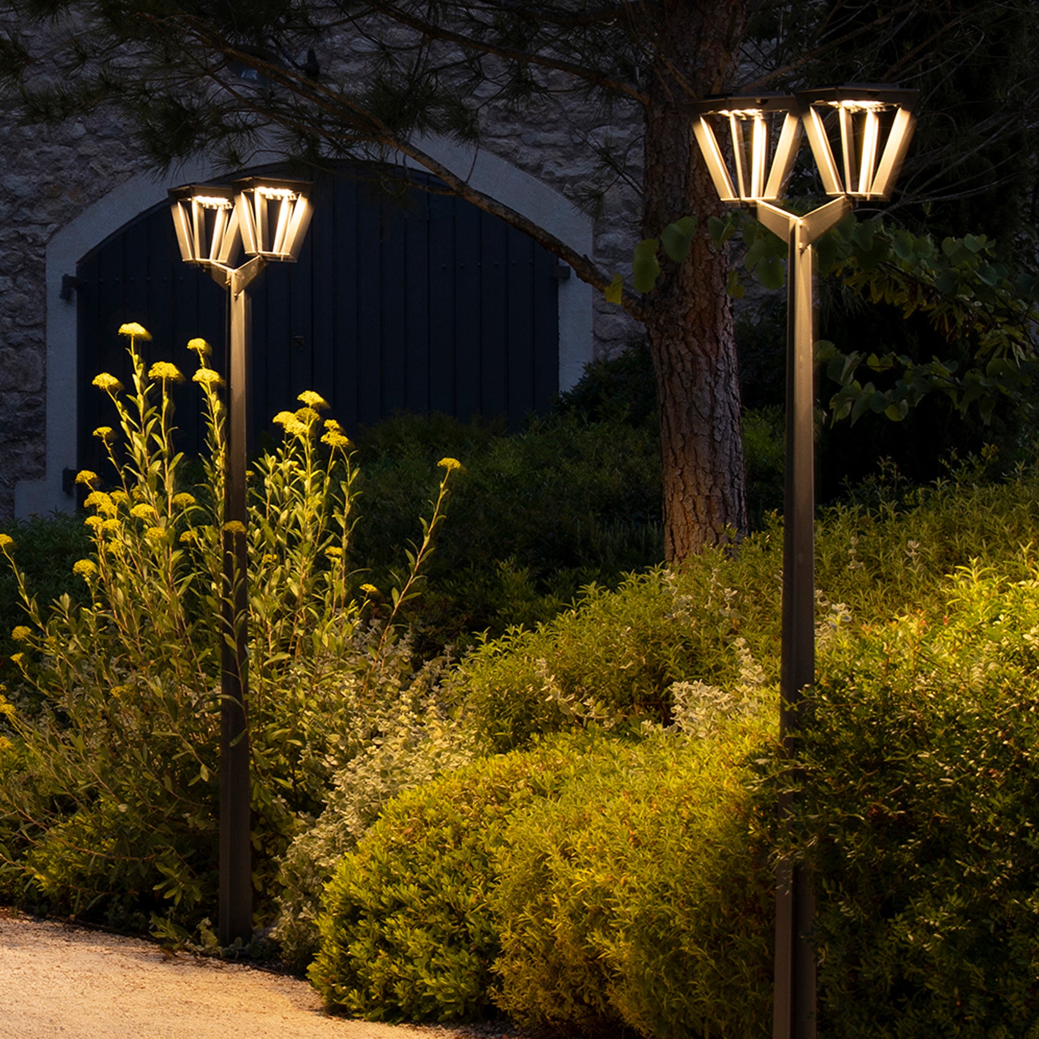 2 Metro duo solar street lighting up parkway street