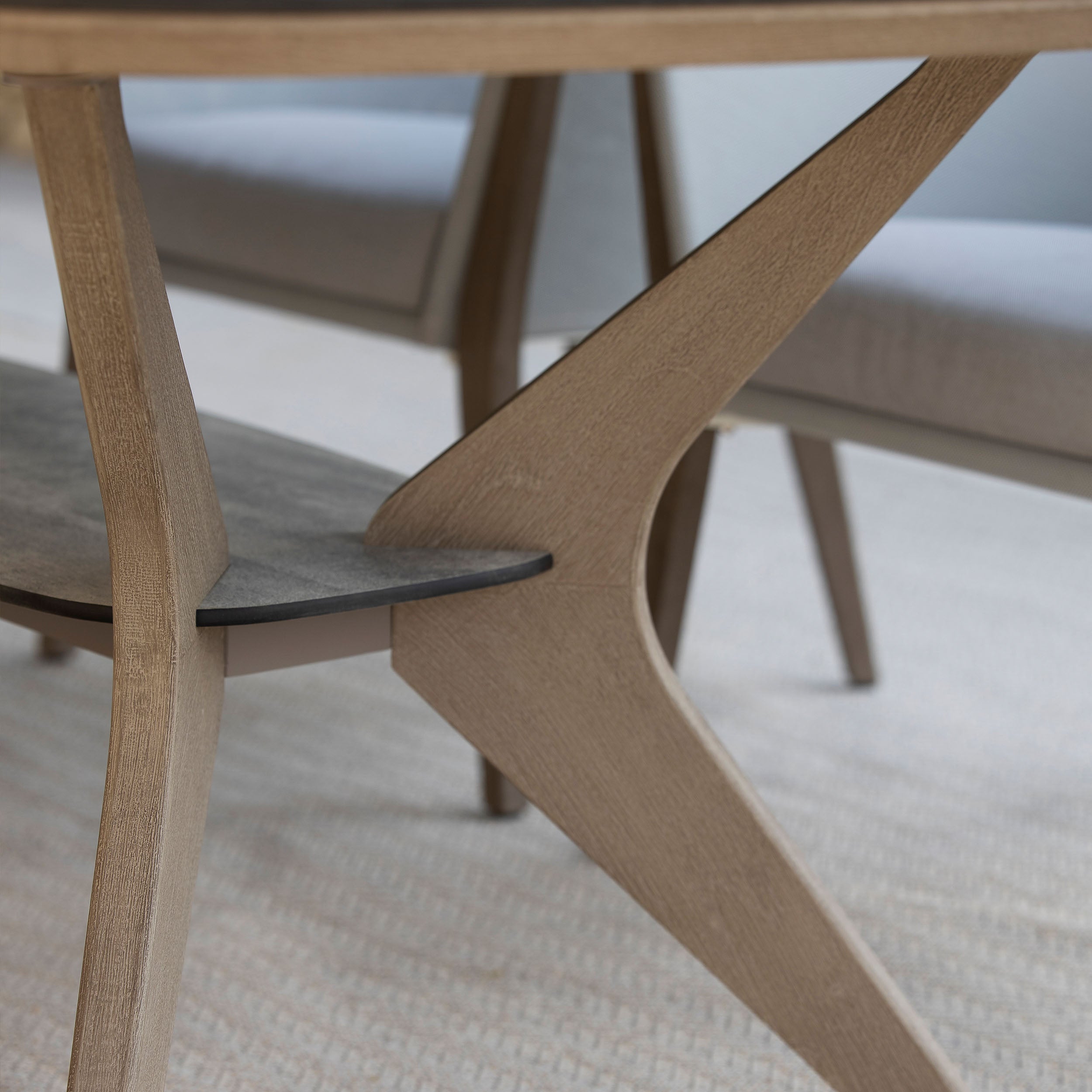 SELVA Dining Table